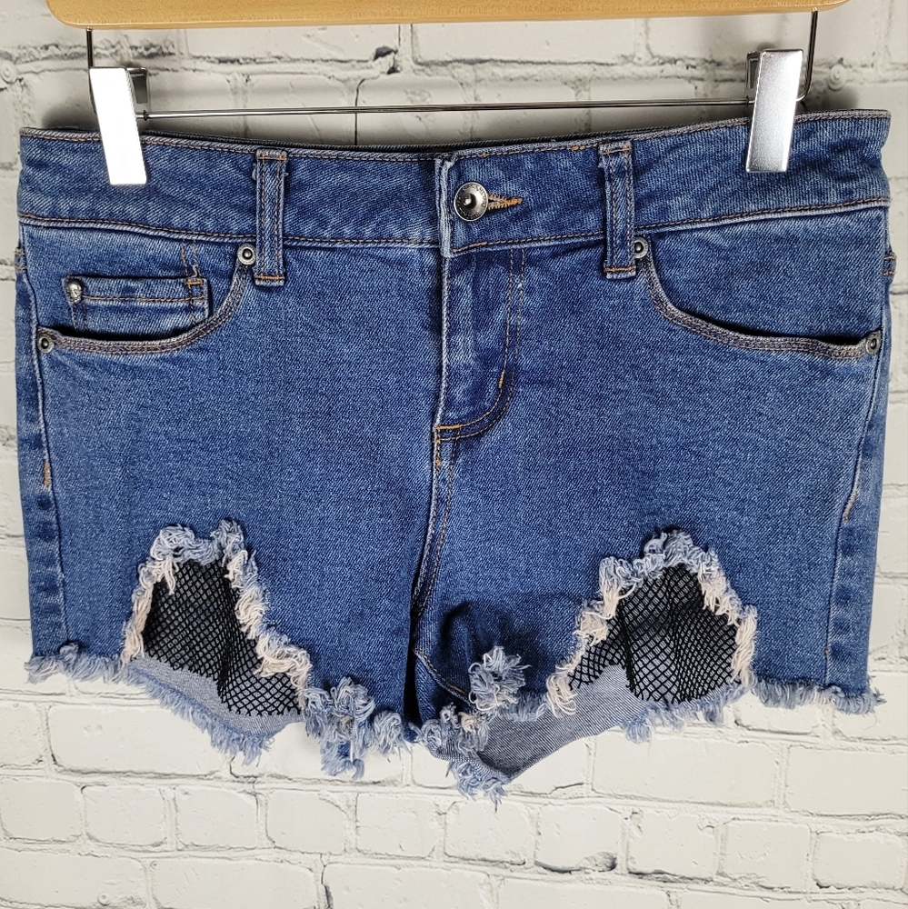 BLACKHEART | Hot Topic fishnet frayed hem denim jean shorts